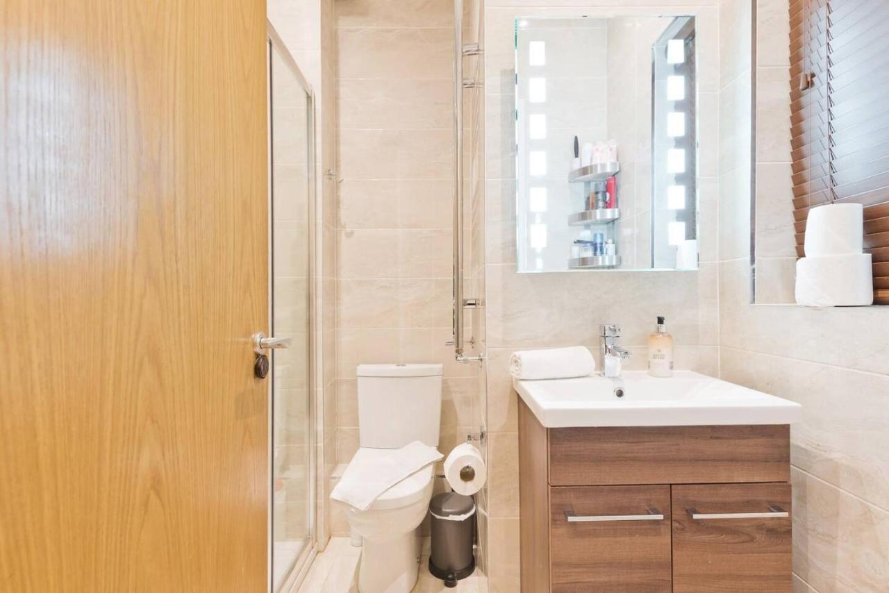 Captivating 2-Bed Apartment In Dublin 1 Extérieur photo